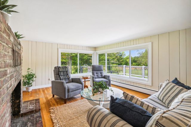 626 County Road, New London, NH 03257