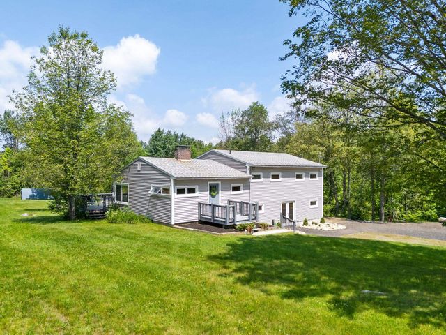 626 County Road, New London, NH 03257