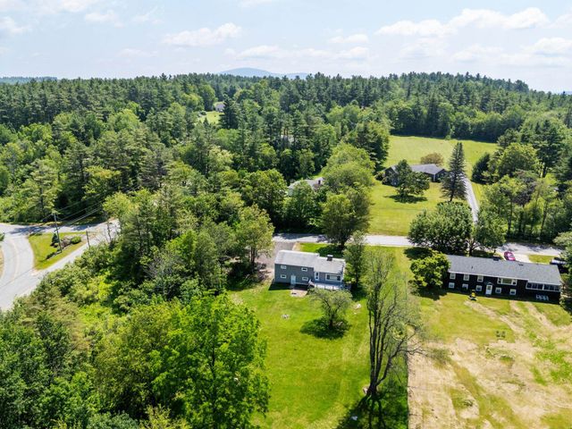 626 County Road, New London, NH 03257