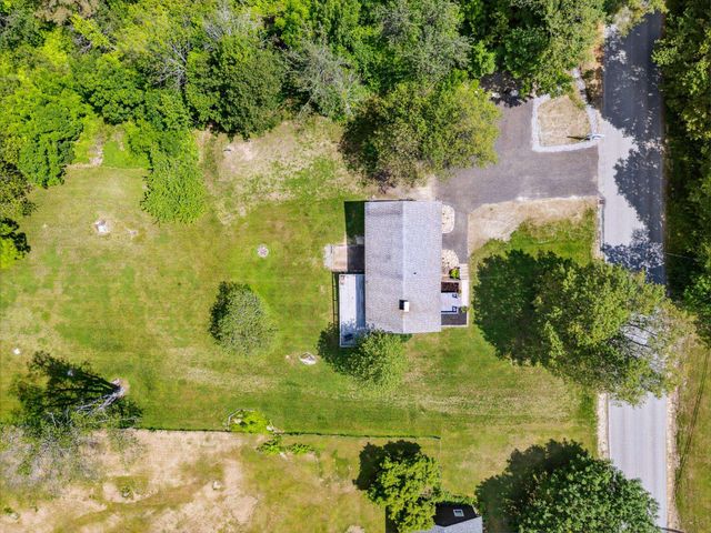 626 County Road, New London, NH 03257