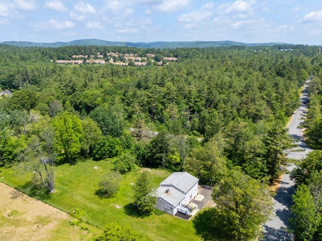626 County Road, New London, NH 03257