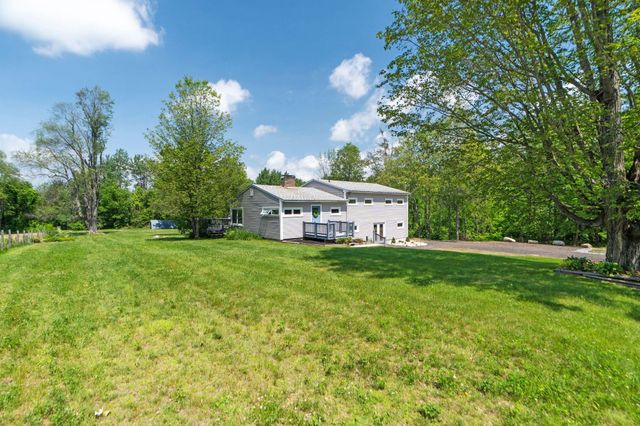 626 County Road, New London, NH 03257