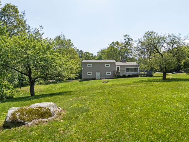 626 County Road, New London, NH 03257