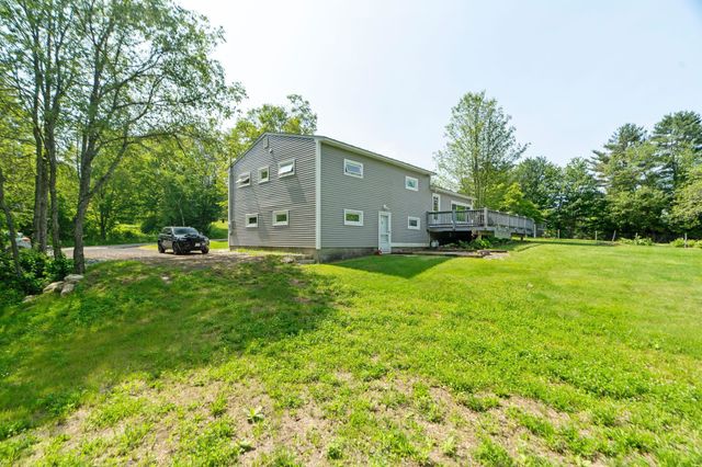 626 County Road, New London, NH 03257