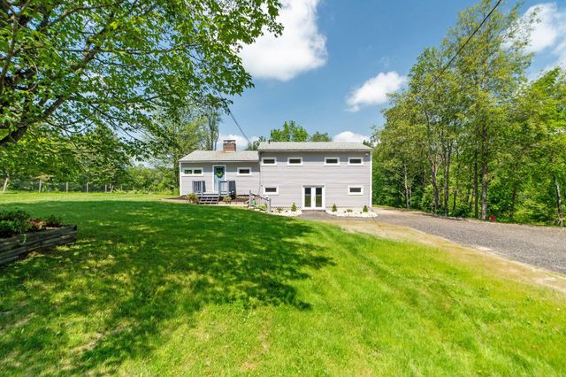 626 County Road, New London, NH 03257