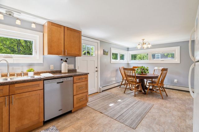 626 County Road, New London, NH 03257