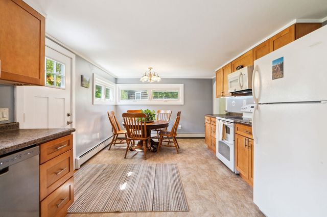 626 County Road, New London, NH 03257
