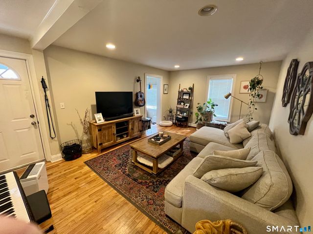 30 Thorpe Street, Fairfield, CT 06824