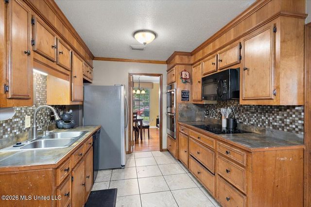 5207 Meadow Oaks Park Drive, Jackson, MS 39211