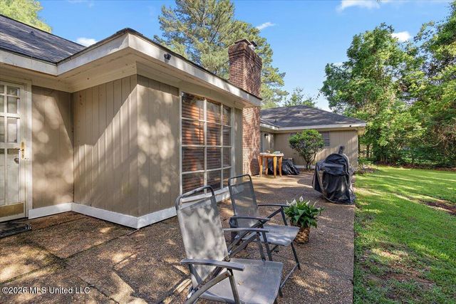 5207 Meadow Oaks Park Drive, Jackson, MS 39211