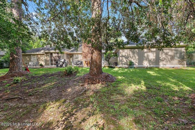 5207 Meadow Oaks Park Drive, Jackson, MS 39211