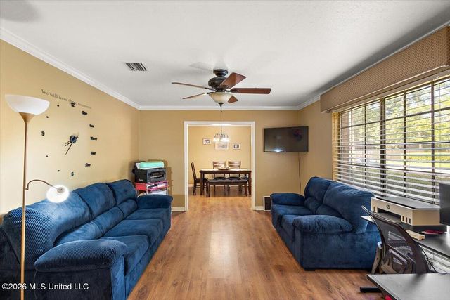 5207 Meadow Oaks Park Drive, Jackson, MS 39211