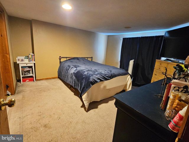 57 UNION ST, Pennsville, NJ 08070