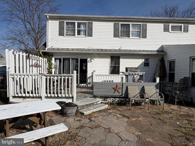 57 UNION ST, Pennsville, NJ 08070