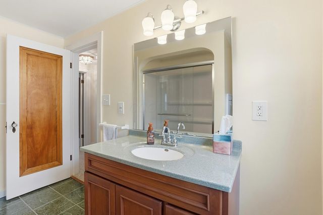 555 E Weber Road, Columbus, OH 43202