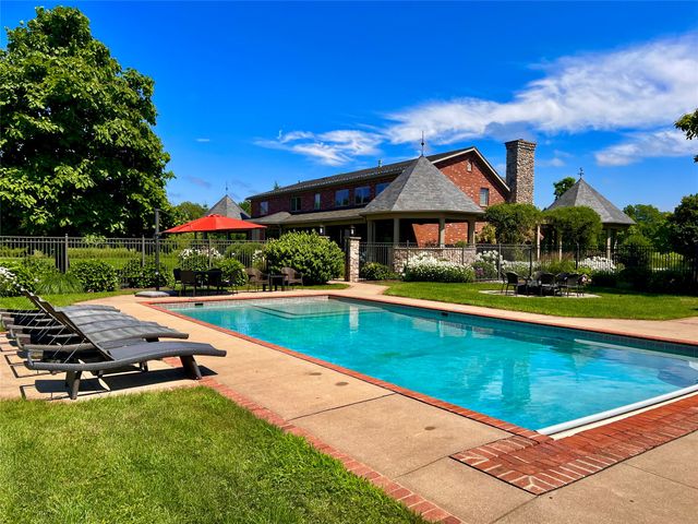 9110 E LAKE Road, North East, PA 16428