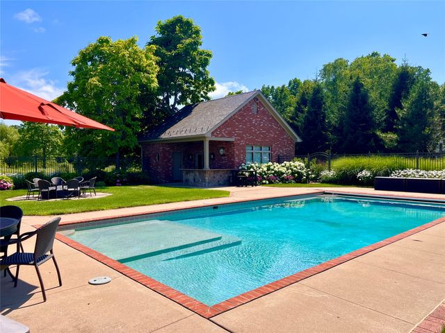 9110 E LAKE Road, North East, PA 16428