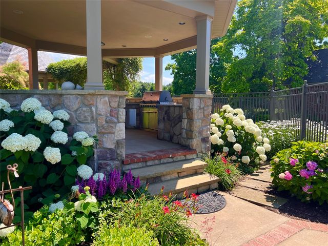 9110 E LAKE Road, North East, PA 16428