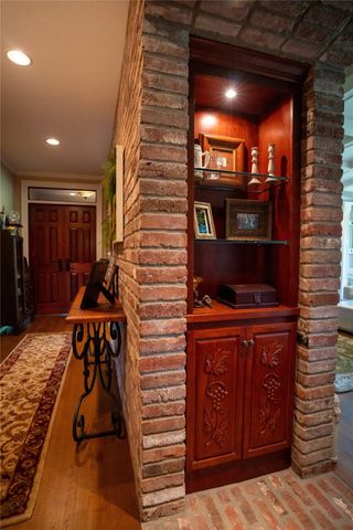 9110 E LAKE Road, North East, PA 16428