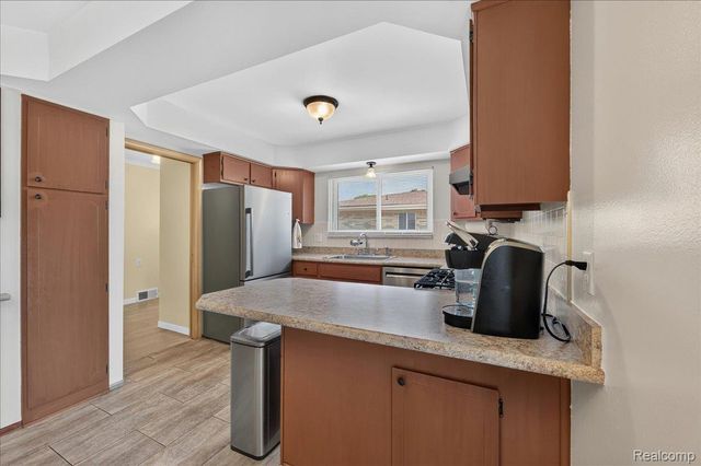 34452 Esper Drive, Sterling Heights, MI 48312