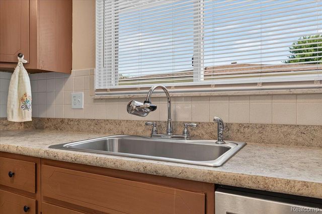 34452 Esper Drive, Sterling Heights, MI 48312