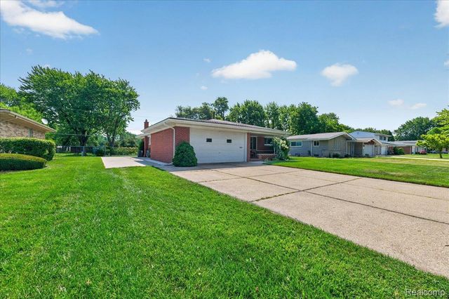 34452 Esper Drive, Sterling Heights, MI 48312