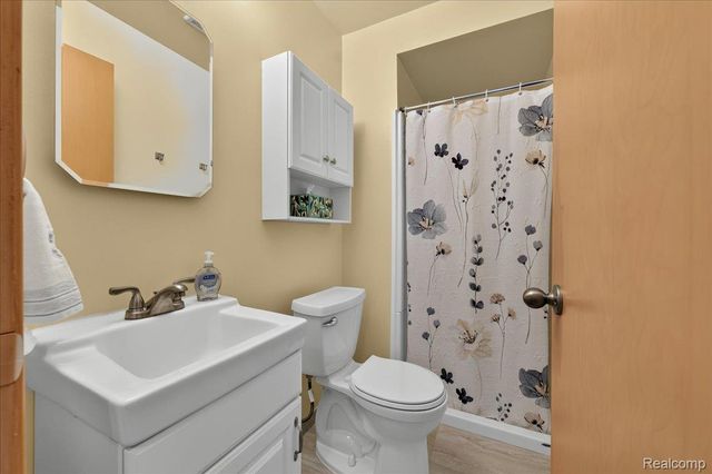 34452 Esper Drive, Sterling Heights, MI 48312