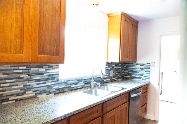 3340 43rd St, Sacramento, CA 95817