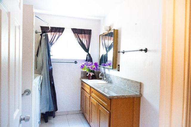 3340 43rd St, Sacramento, CA 95817