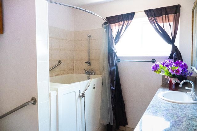 3340 43rd St, Sacramento, CA 95817