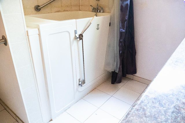 3340 43rd St, Sacramento, CA 95817