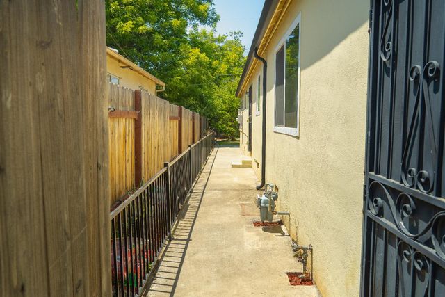 3340 43rd St, Sacramento, CA 95817