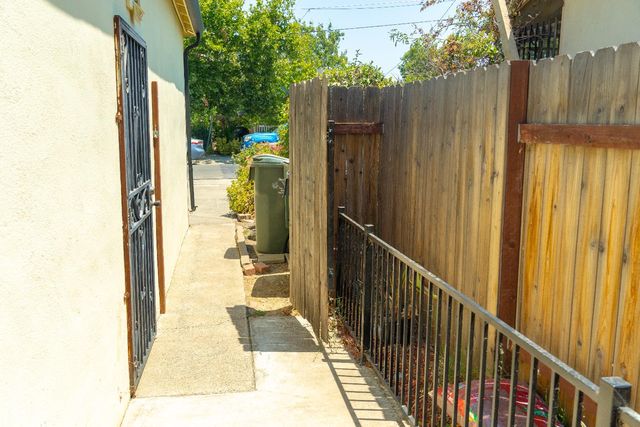 3340 43rd St, Sacramento, CA 95817