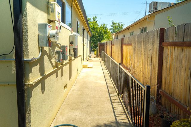 3340 43rd St, Sacramento, CA 95817