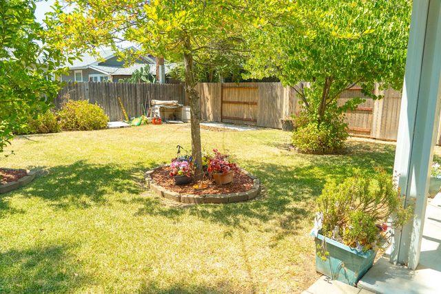 3340 43rd St, Sacramento, CA 95817