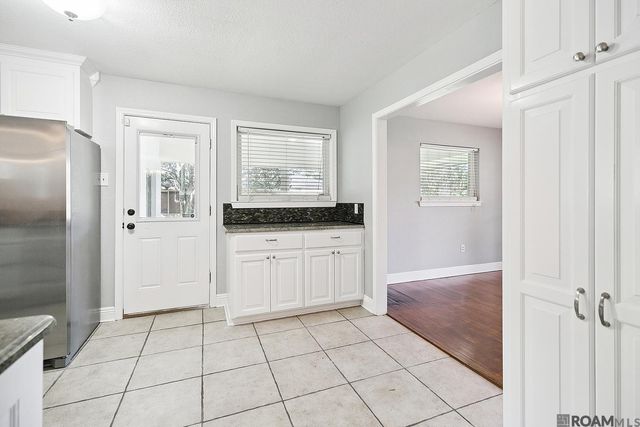 9550 Southlawn Dr, Baton Rouge, LA 70810