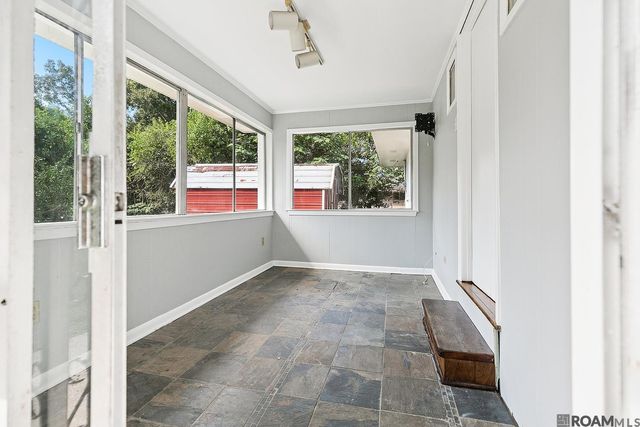 9550 Southlawn Dr, Baton Rouge, LA 70810