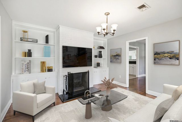 9550 Southlawn Dr, Baton Rouge, LA 70810