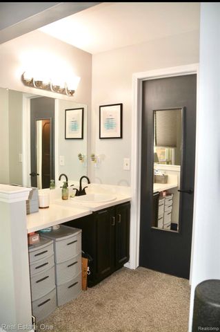 49617 Hamilton Court 28, Shelby Charter Township, MI 48315