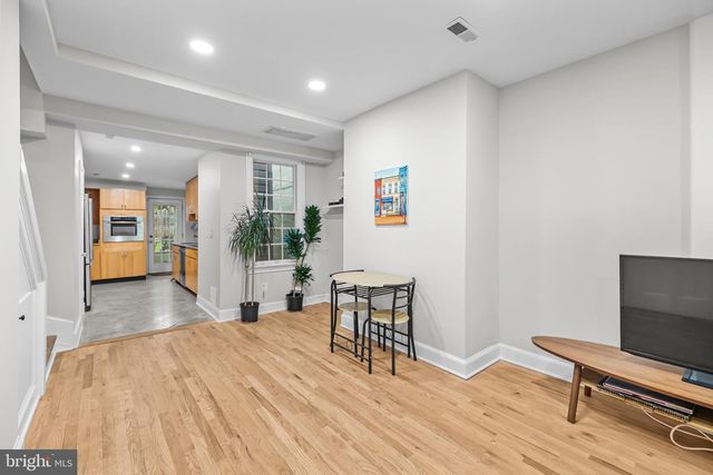 644 E ST SE, Washington, DC 20003
