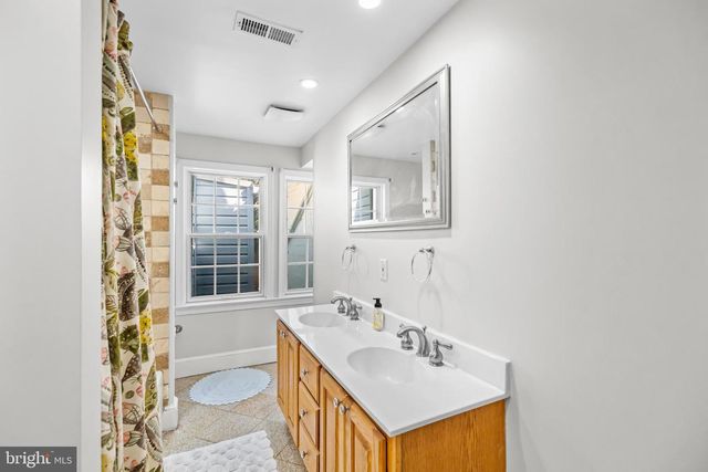 644 E ST SE, Washington, DC 20003