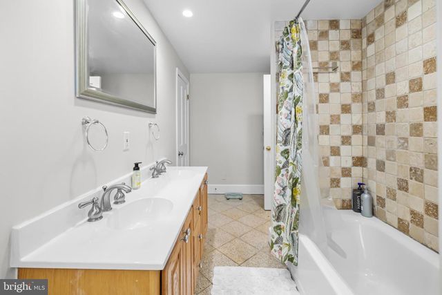 644 E ST SE, Washington, DC 20003
