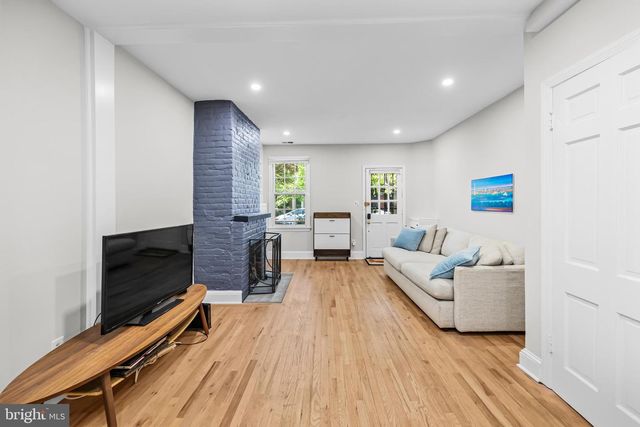 644 E ST SE, Washington, DC 20003