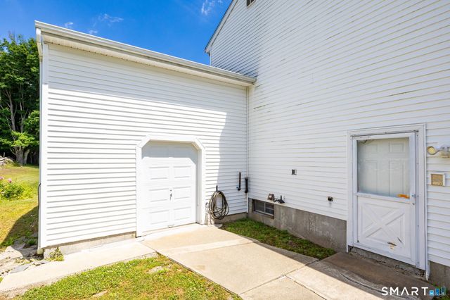 393 Wawecus Hill Road, Norwich, CT 06360