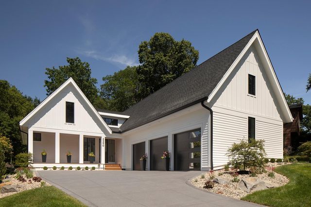 2290 Melody Hill Road, Chanhassen, MN 55331