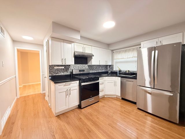 5818 W 60th Street, Chicago, IL 60638