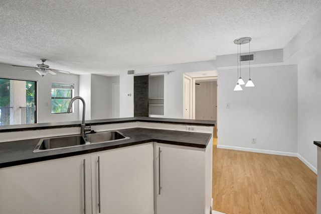 9999 Summerbreeze Drive 1005, Sunrise, FL 33322