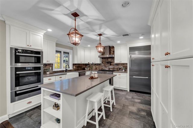 4 Iroquois Avenue, Palisades, NY 10964