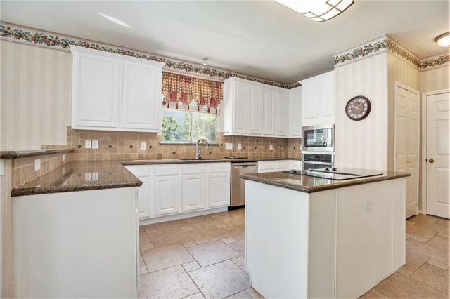 1311 Shady Grove Court, Seabrook, TX 77586