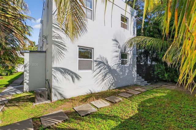 3676 Oak Ave 4, Miami, FL 33133